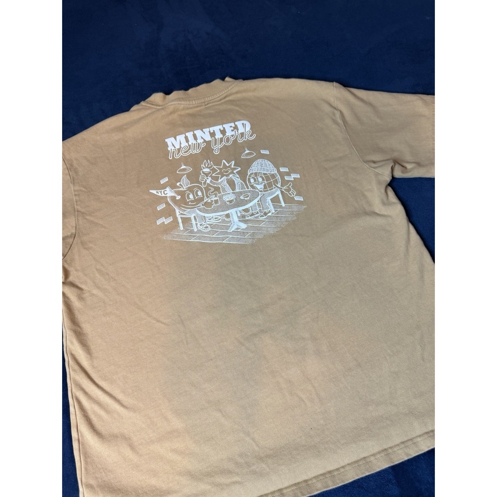 Minted New York Cafe Scene Tee Shirt Beige/Tan Adult Sz M Street Wear Trendy